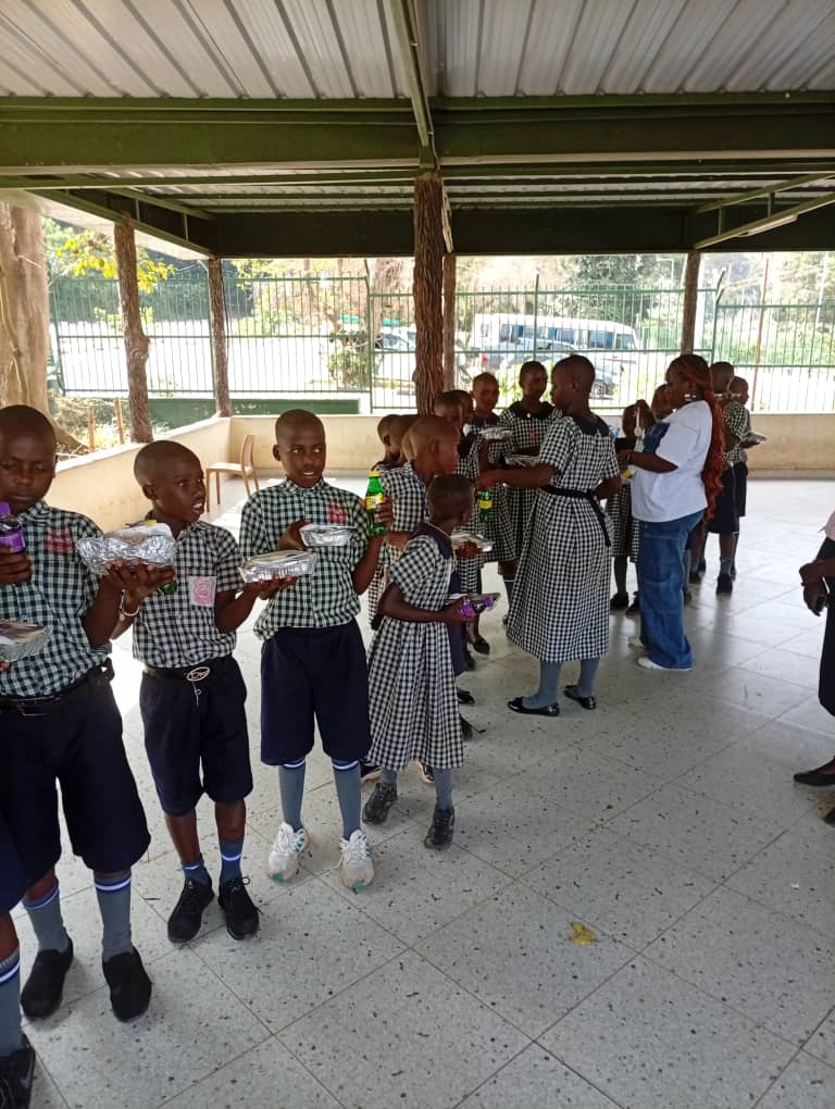 Pupils having lunch during an educational excursion